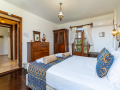 King size bed